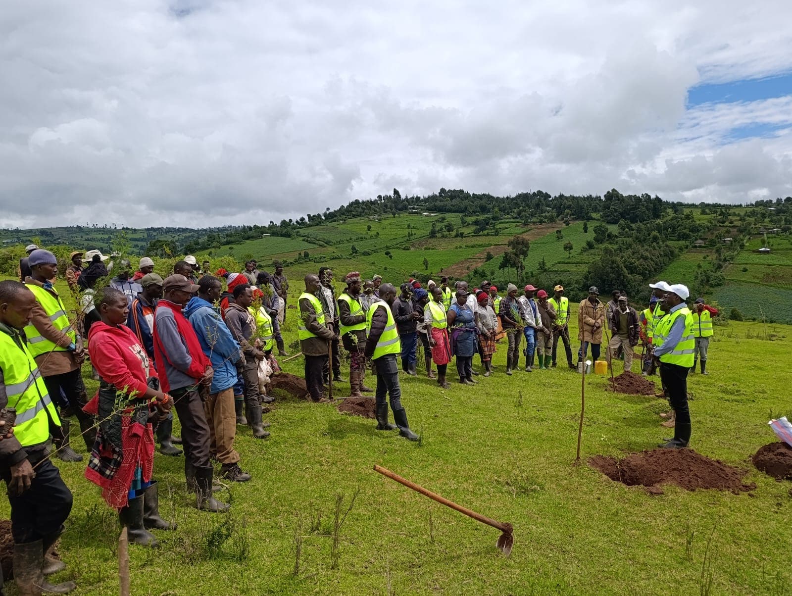 Community briefing before planting