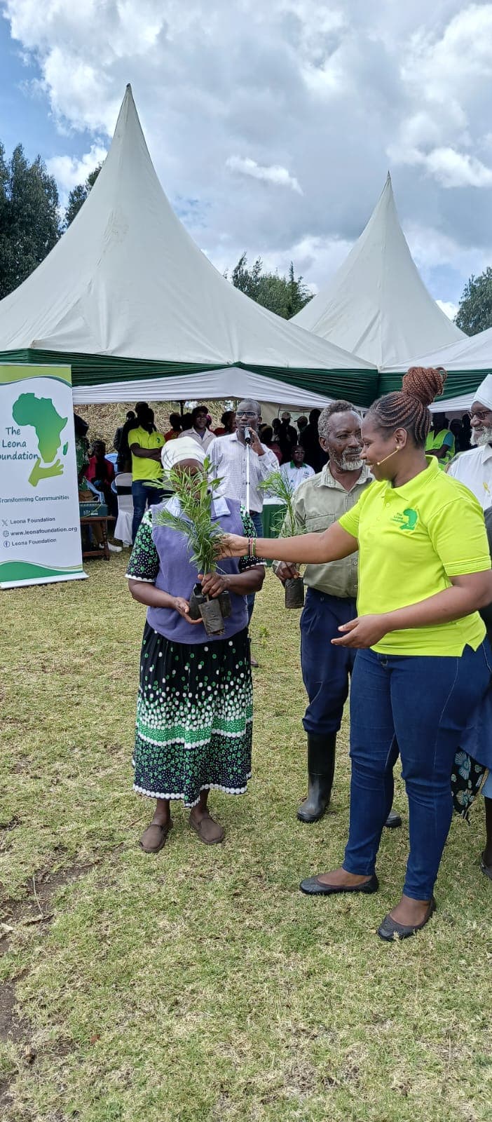 Sharing seedlings with community members